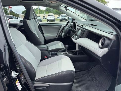 Used 2018 Toyota RAV4 XLE w/ Plus Extra Value Package FWD image 17