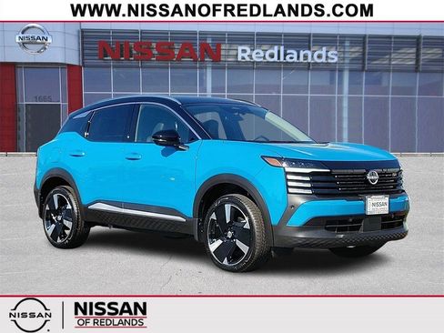 New 2025 Nissan Kicks SR image 1