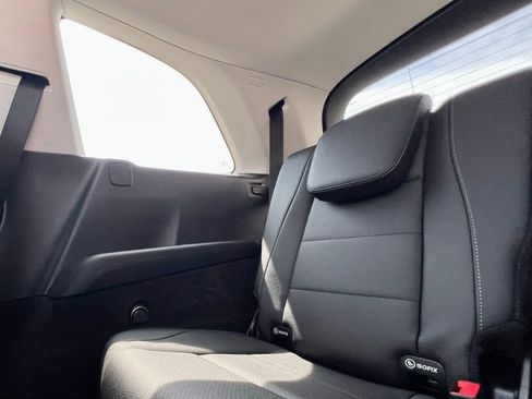 Certified 2026 Mercedes-Benz GLS 450 4MATIC image 36