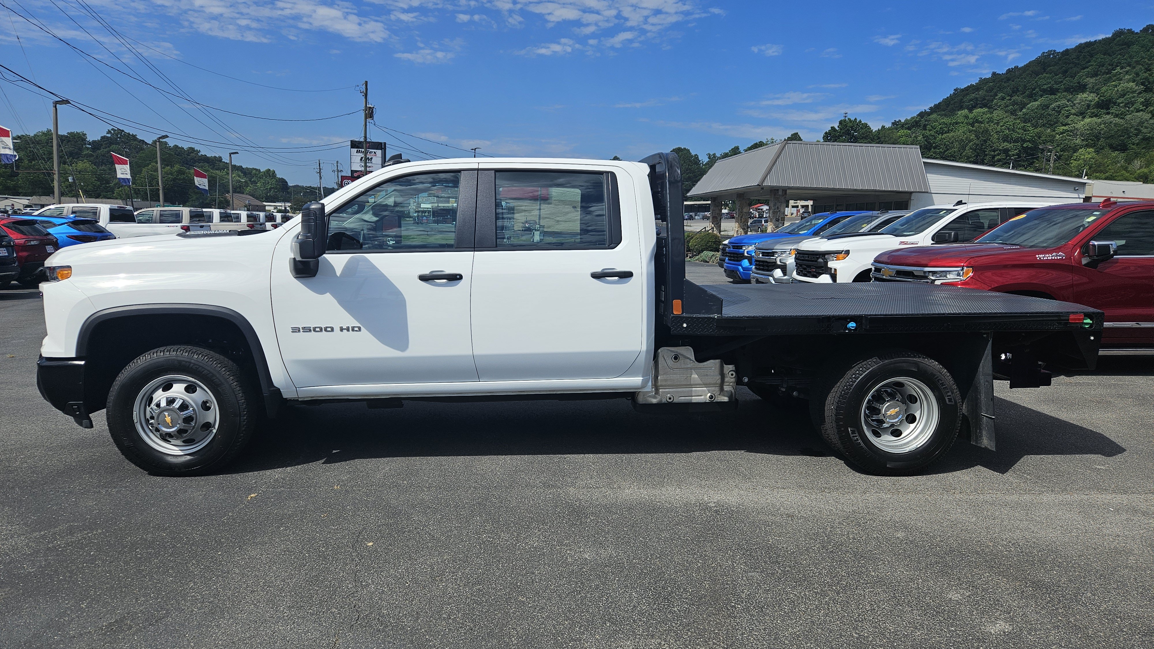 Used 2025 Chevrolet Silverado 3500 W/T AWD/4WD image 1