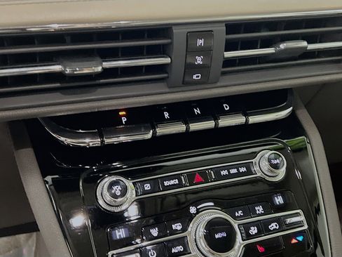 Used 2020 Lincoln Corsair FWD w/ Convenience Package image 24