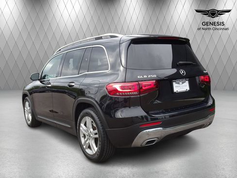 Used 2020 Mercedes-Benz GLB 250 4MATIC image 3