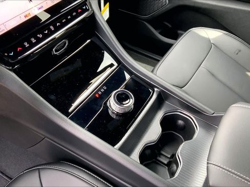 New 2026 Jeep Grand Cherokee Limited RWD image 5