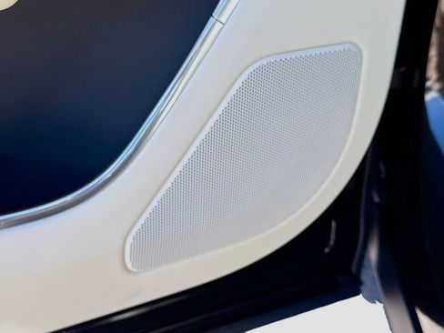 New 2026 Land Rover Range Rover Long Wheelbase SE image 25