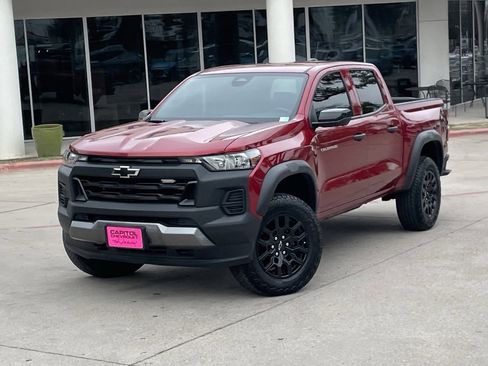 Used 2024 Chevrolet Colorado Trail Boss w/ Technology Package image 9