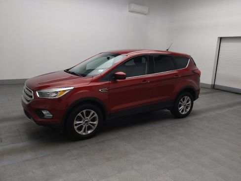 Used 2019 Ford Escape SE image 2
