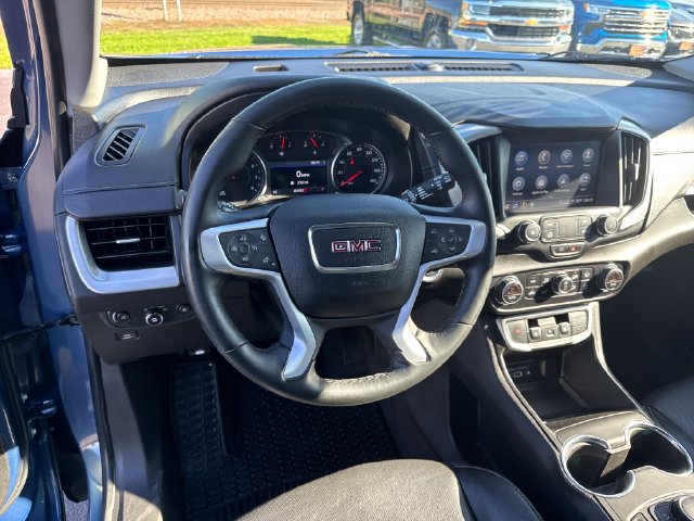 Used 2024 GMC Terrain SLT AWD/4WD image 14