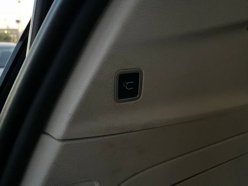 Used 2023 Chrysler Pacifica Limited image 23