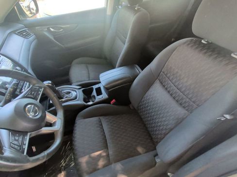 Used 2017 Nissan Rogue SV FWD image 14