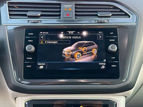 Used 2022 Volkswagen Tiguan SE image 28