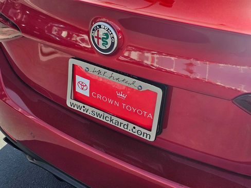 Used 2023 Alfa Romeo Giulia Veloce RWD image 13