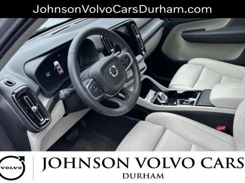 Used 2024 Volvo XC40 B5 Plus w/ Climate Package AWD/4WD image 6