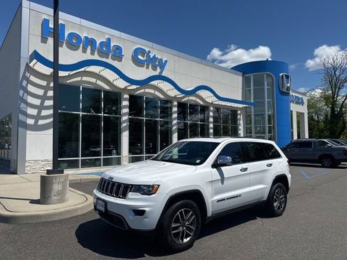 Used 2022 Jeep Grand Cherokee Limited AWD/4WD image 2