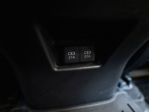 Used 2021 Toyota Venza XLE w/ Softex Package image 36