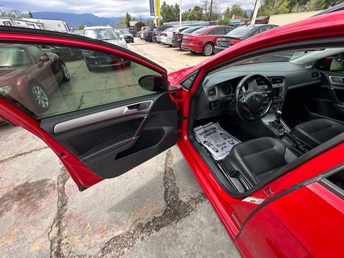 Used 2015 Volkswagen Golf S FWD image 9