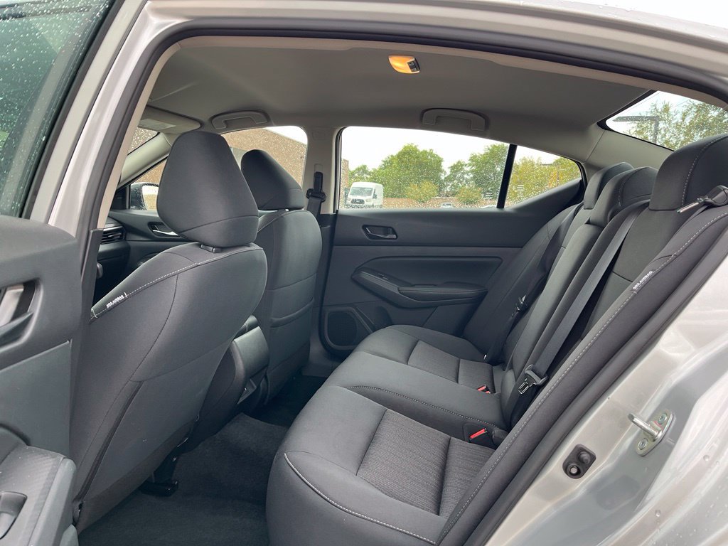 Used 2025 Nissan Altima 2.5 SV FWD image 15