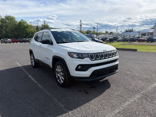 Used 2022 Jeep Compass Latitude AWD/4WD image 7