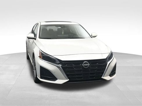 Used 2023 Nissan Altima 2.5 SL FWD image 8