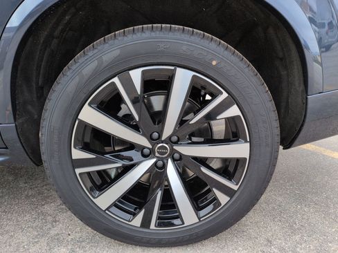 New 2026 Volvo XC90 B5 Core AWD/4WD image 16