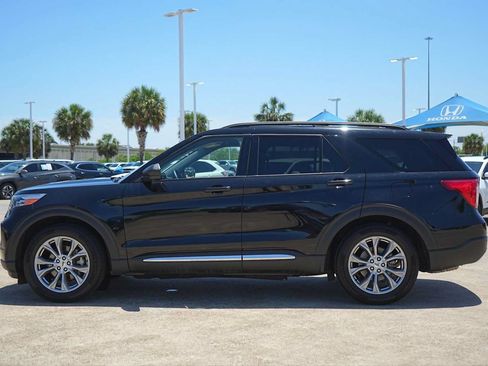 Used 2022 Ford Explorer XLT w/ Equipment Group 202A RWD image 3