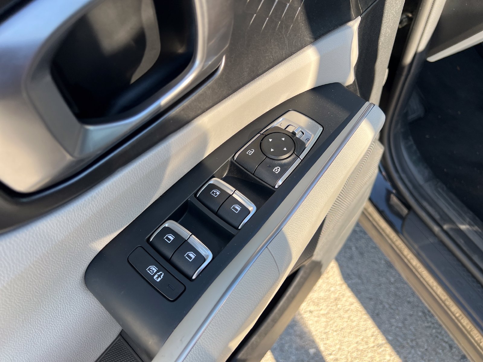 Used 2023 Kia Sorento EX AWD/4WD image 11