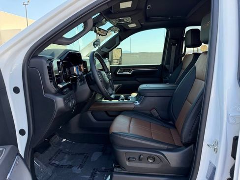 Used 2025 Chevrolet Silverado 2500 High Country w/ High Country Premium Package AWD/4WD image 12