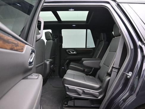 Used 2024 Chevrolet Tahoe Premier w/ Premium Package image 11