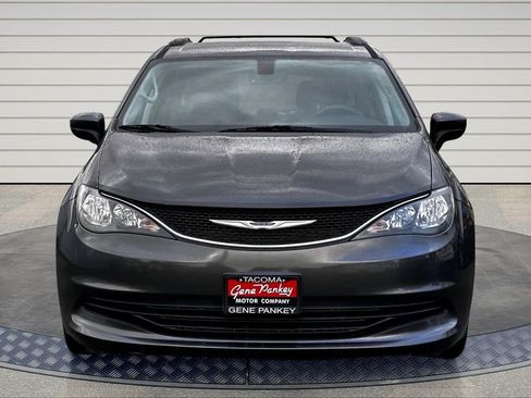 Used 2020 Chrysler Voyager Lxi image 2