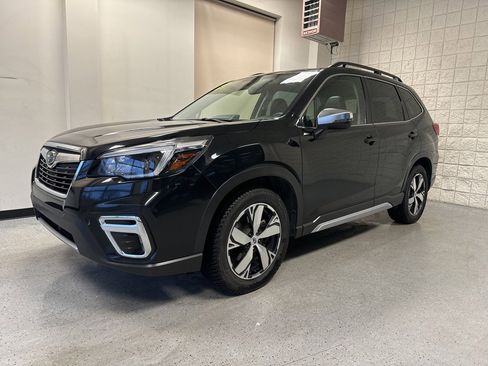 Used 2021 Subaru Forester Touring image 2