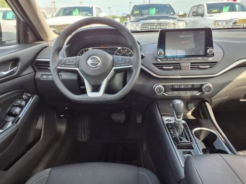 Certified 2021 Nissan Altima 2.5 SV image 8