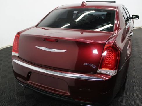 Used 2016 Chrysler 300 C image 6