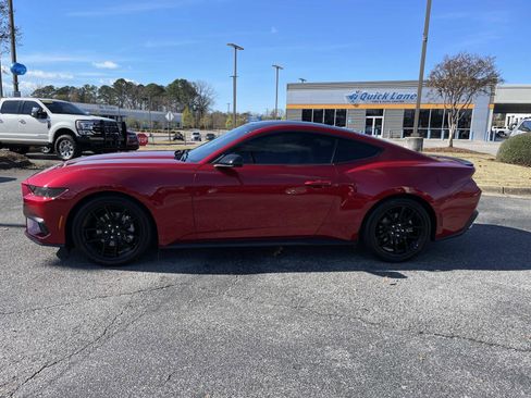 Used 2024 Ford Mustang Coupe image 8