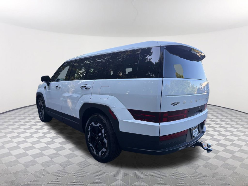 Used 2025 Hyundai Santa Fe SE w/ Tow & Go Package FWD image 7