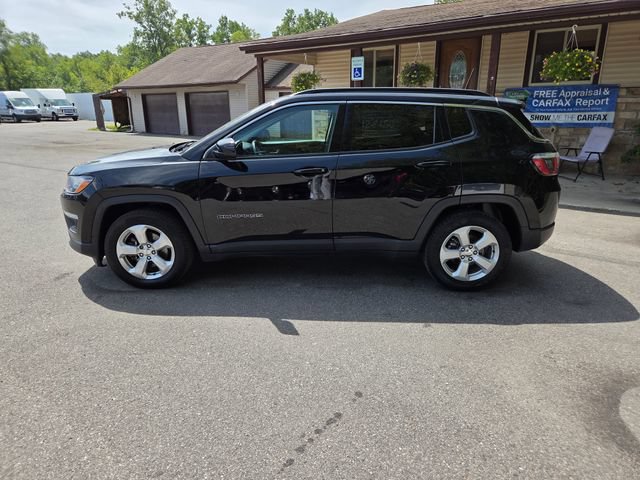 Used 2018 Jeep Compass Latitude w/ Cold Weather Group FWD image 3