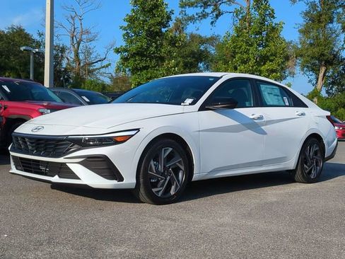 New 2025 Hyundai Elantra Sport FWD image 2