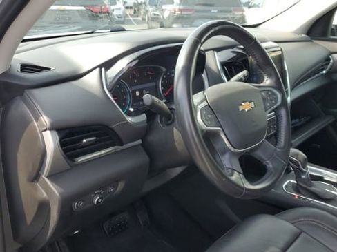 Used 2021 Chevrolet Traverse LT w/ LT Premium Package FWD image 9