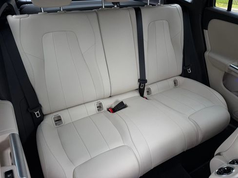 Certified 2025 Mercedes-Benz GLA 250 image 18