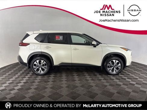 Certified 2023 Nissan Rogue SV image 4