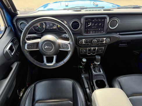 Used 2023 Jeep Wrangler Sahara w/ Cold Weather Group image 13