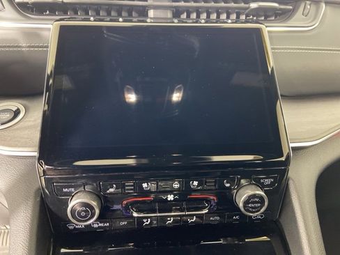 Used 2022 Jeep Grand Cherokee L Overland w/ Luxury Tech Group IV image 21