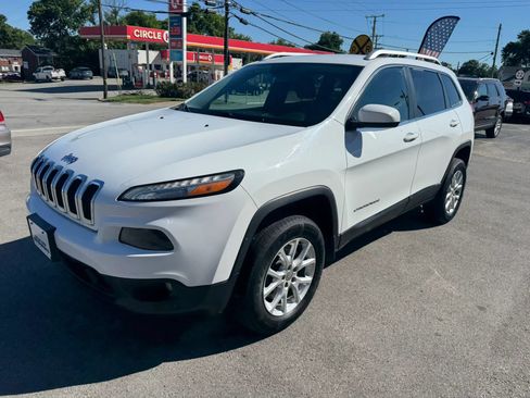 Used 2015 Jeep Cherokee Latitude w/ Trailer Tow Group AWD/4WD image 4