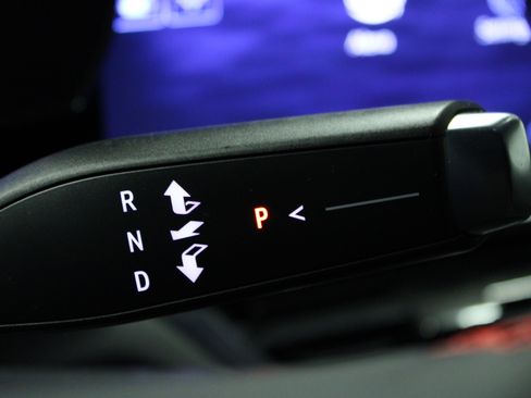 Used 2024 Chevrolet Equinox EV RS image 23