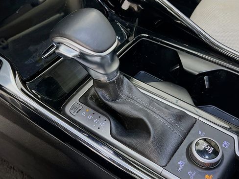 Used 2023 Kia Sorento SX image 12