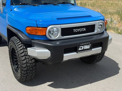 Used 2008 Toyota FJ Cruiser 4WD image 3