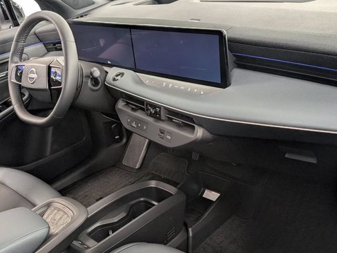 New 2026 Nissan Leaf Platinum+ w/ Cargo Package (Platinum+) FWD image 17