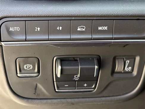 Used 2023 Cadillac Escalade ESV Sport image 16