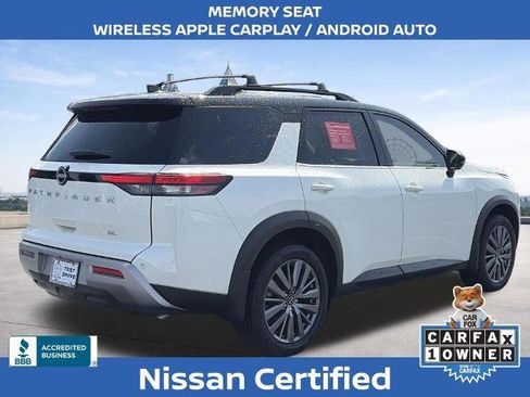 Certified 2024 Nissan Pathfinder SL w/ SL Premium Package FWD image 5