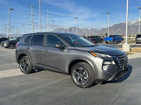 Used 2024 Nissan Rogue SV AWD/4WD image 27