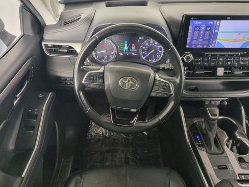 Used 2021 Toyota Highlander Platinum image 20