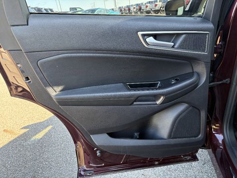 Used 2020 Ford Edge SEL w/ Convenience Package image 17